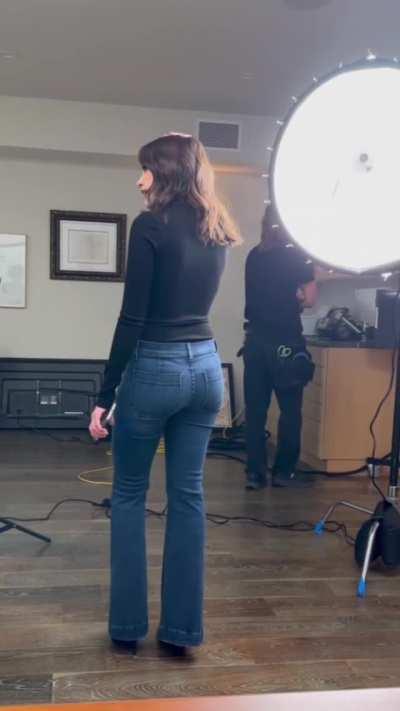 Laura Marano booty in jeans