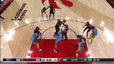 [Highlight] Grizzlies broadcast crew recognises the Adams to Morant jumpball play before it happens