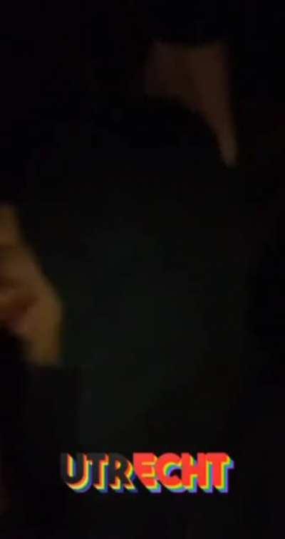 Hijabi aus Utrecht lutscht Schwänze😋!!