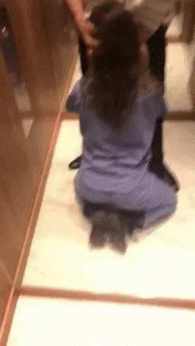 She gives best pleasure in elevator 🤤