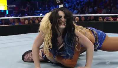 Paige struggles against Charlotte