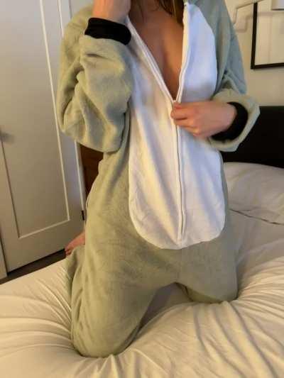 Sloth costume but make it sexy