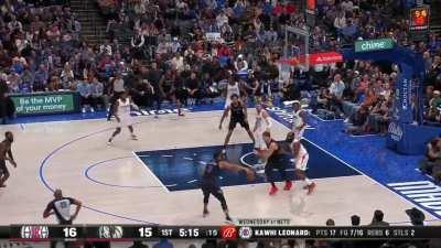 [Highlight] Luka's pass bounces off the rim and backboard; ends up hitting a 3