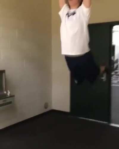 Gymnastics on water pipe