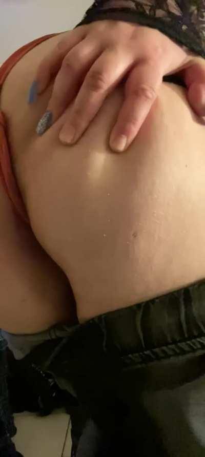 Very gassy after icecream! Can I sit on ur face?