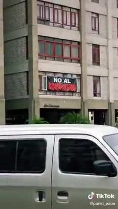 La Calle está Caliente