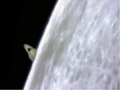 🔥 Something behind the moon. Astronomer Jan Koet captured this video.