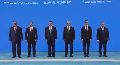 Пока Путин бредит Украиной, Китай тихо забирает Центральную Азию. Без войны — деньги, логистика, расчёт. В Астане саммит без Москвы: безопасность, транспорт, энергетика. Китай даёт контракты, а не угрозы. Регион устал от шантажа Кремля и пустых обещаний «