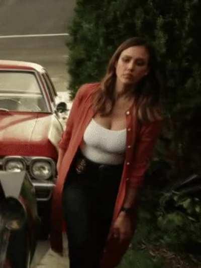 I want to bury my face in Jessica Alba ’s booty