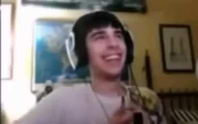 este es tu idolo? El mio si.