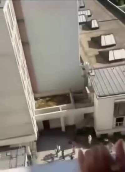 A true hero saved a whole family from a fire in Paris