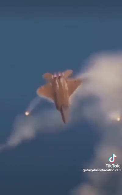 Russia virgin: Cobra maneuver superior agility. Meanwhile least capable F22 pilots…