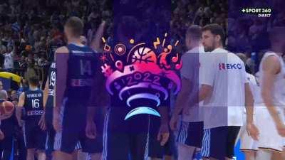 [Highlight] Kostas Sloukas with the halfcourt buzzer beater to end the first half !