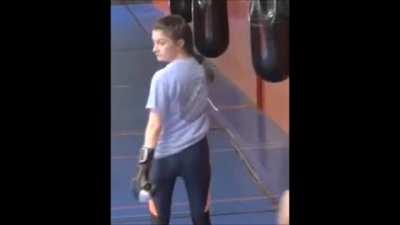 CHLOE LA BRANCHE FLEXING 