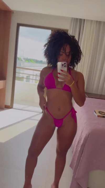 Essa gostosa tá se vendendo