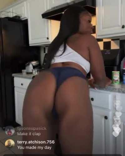 Ass clapping