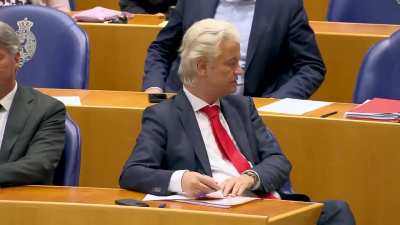 Esther werd gisteren wakker en koos geweld