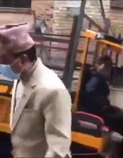 Aba yesari nai question garnu parcha sable naaki mantri vanera hujur chadaune