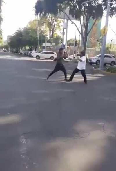 Los taxistas y los repartidores de Uber Eats, enemigos naturales.