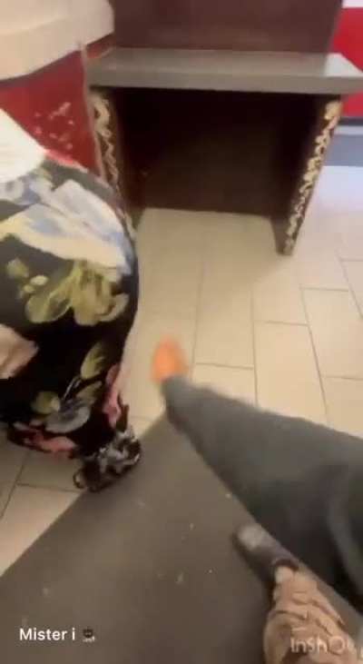 Now that how you treat a granny with a nice phat ass 🍑.