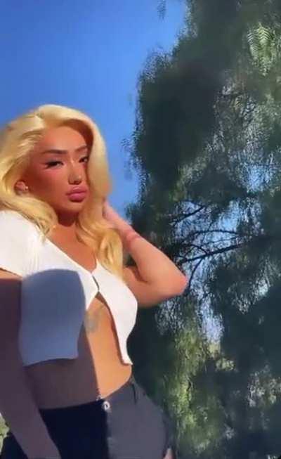 She needs to stay blonde 😍