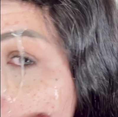 Hi, I’m just your friendly neighborhood cumslut with a huge butt 🖤