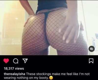 Ayisha really woke up today & chose 💦💦💦💦 everywhere