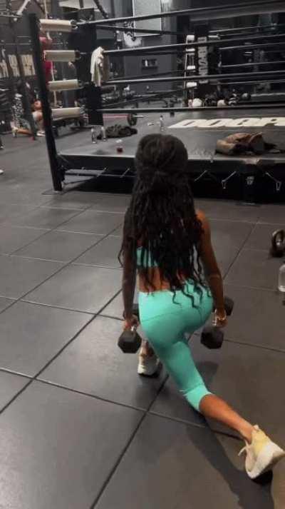 🏋️‍♀️🍑🤤