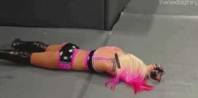 LittleMissBliss… what a sight 😍🤤