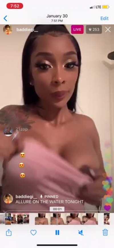 Nip slip caught lacking 👌🏾👀