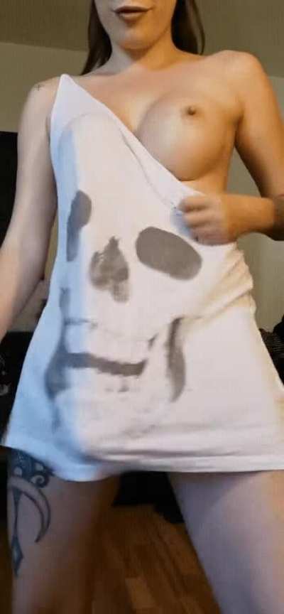 What do you reply if I ask you to get in ur knees and suck it? 😊