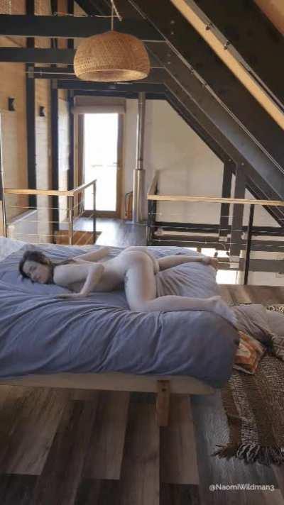 Moving my Ass makes this Position Even Better