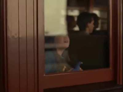 I know how the moon must feel