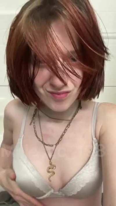 No makeup, feeling sexy! 🤩