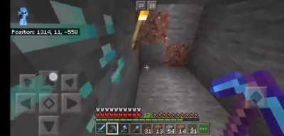 I just dug down onto a new mine near my ocean monument, and immediately find some diamonds