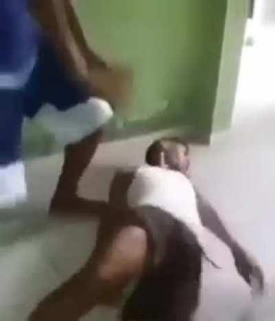 Newton chora neste exato momento