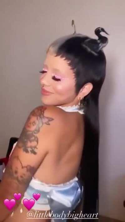 Mel on set of the bakery