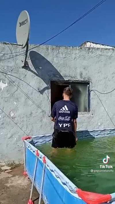 Papurri un genioooooooo (subiendo esto me di cuenta del color verde nuclear del agua)