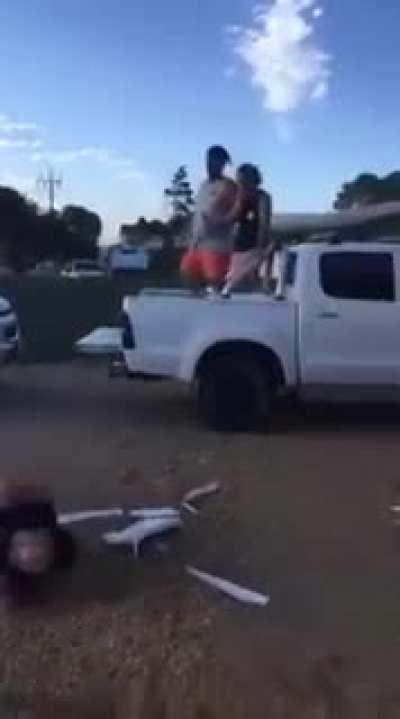 h2h that's not how chairs work