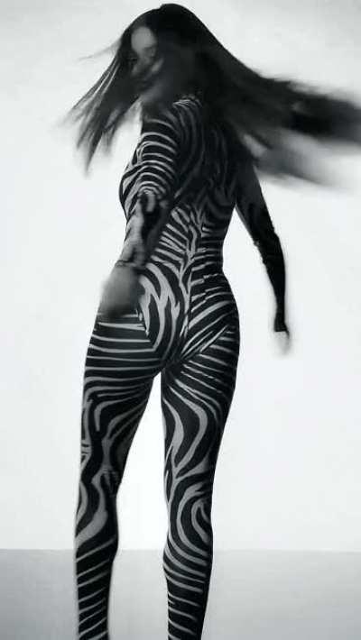 In black and white 🤤