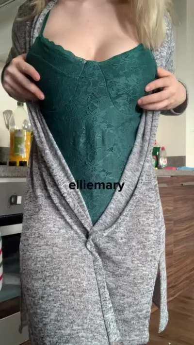 I love to surprise you with my DD’s.. 🥰