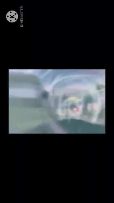 This nigga be screaming way to loud I'm playin noise roulette with the damn volume buttons