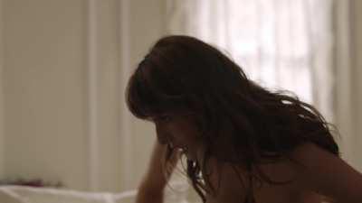 [Topless] Lake Bell in 