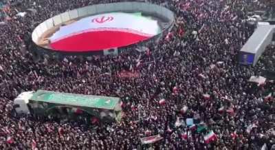 Iranians take to the street to mourn the Iranian martyrs