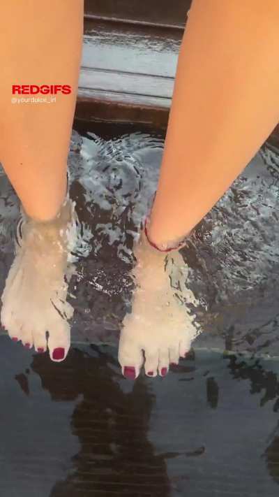 My feet is my point of attraction