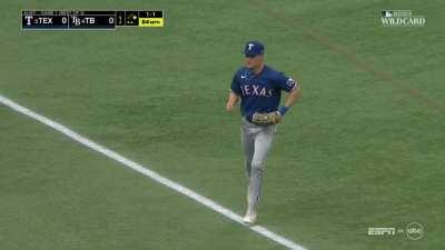 [Highlight] [Highlight] Evan Carter makes a nice diving catch to begin postseason baseball.