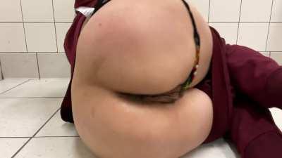 Did you know moms like anal too?