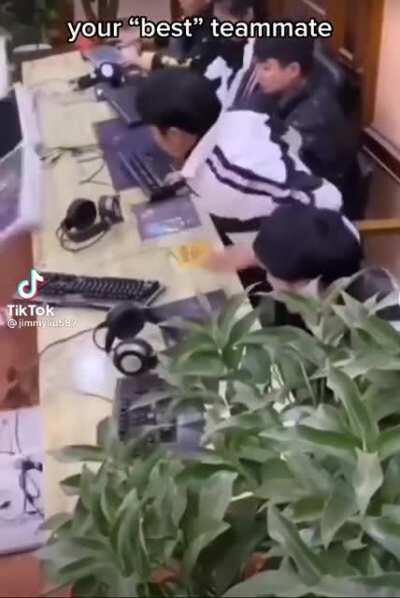 Envíaselo a tu amigo el hijue pta que hace cagadas