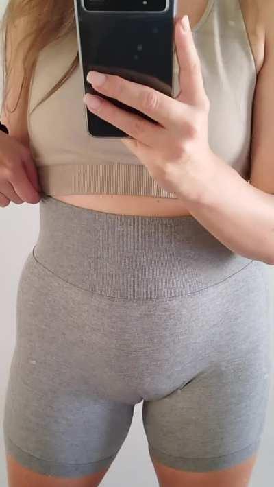 i love seeing my thick pussy through my yoga pants