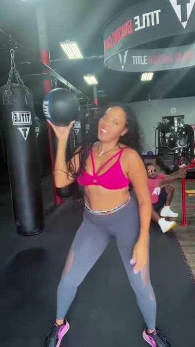 Angela Simmons keeping us in shape 🔥